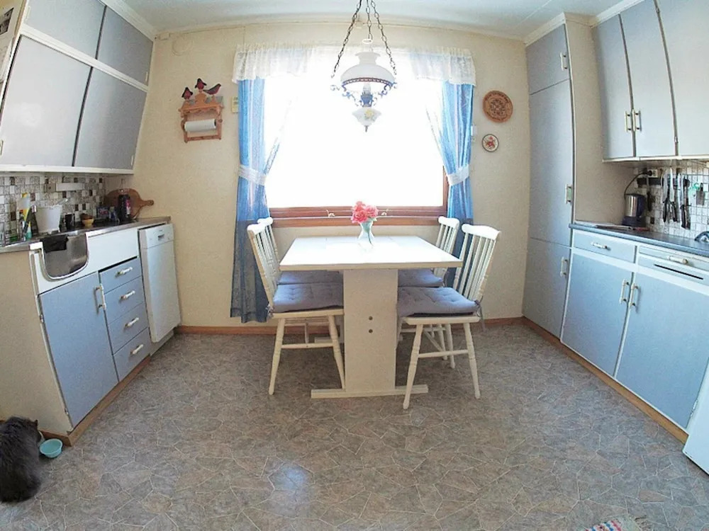 6 Person Holiday Home in Svensby