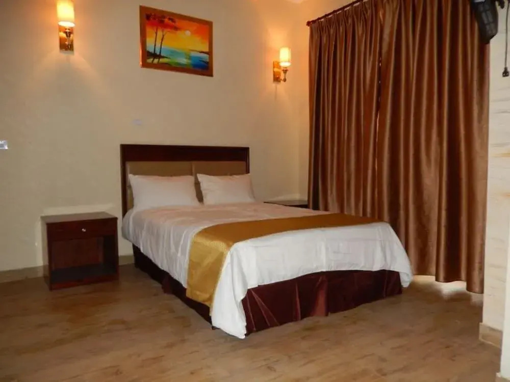 Naky Hotel