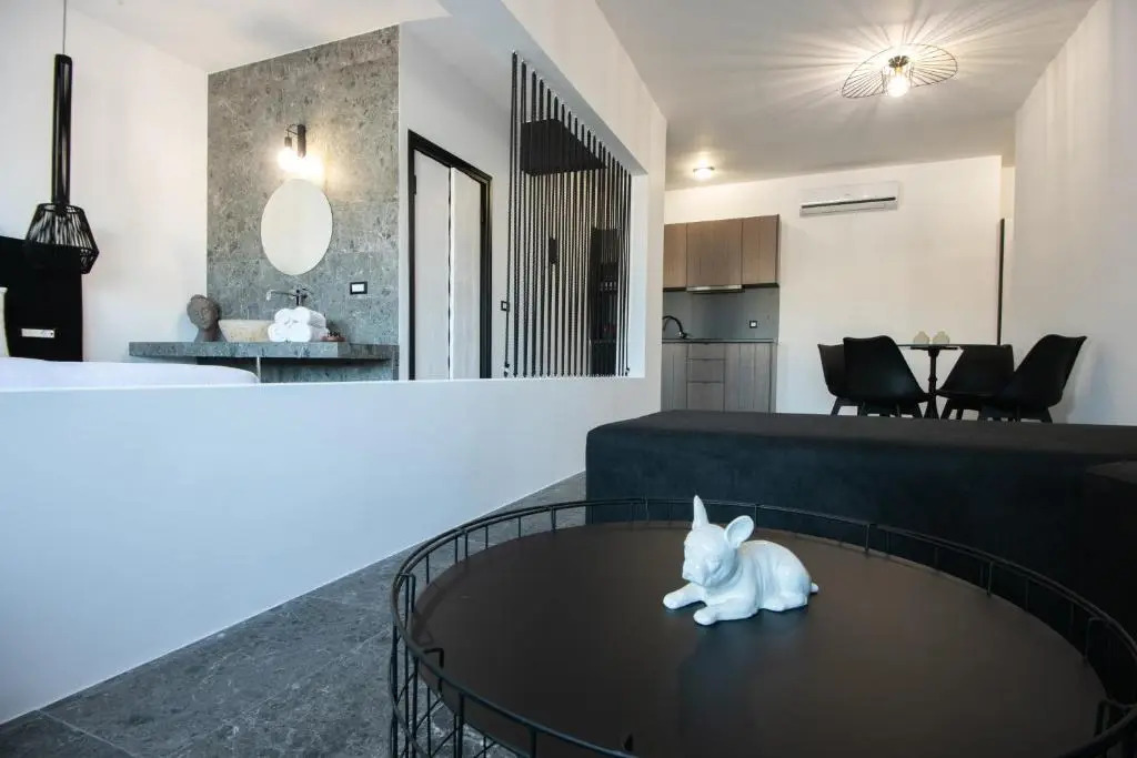 Kalypso Suites Hotel
