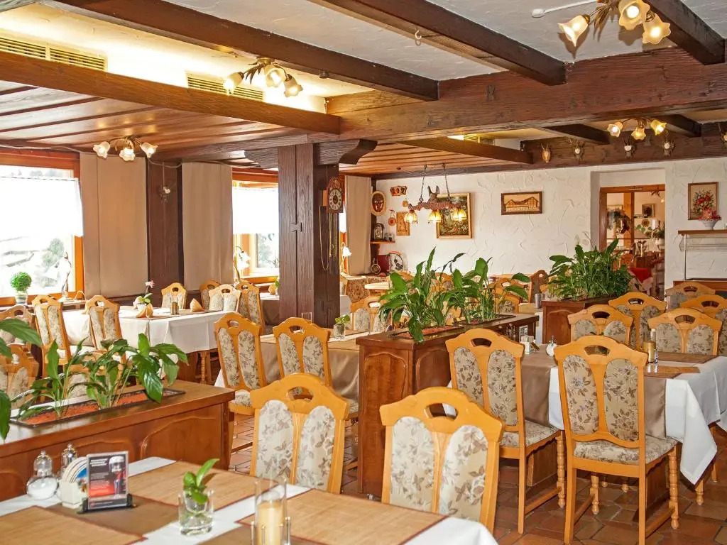 Auerhahn Bed and Breakfast - Black Forest - Waldhotel
