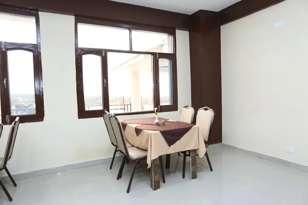 OYO 33407 Hotel Ashiana