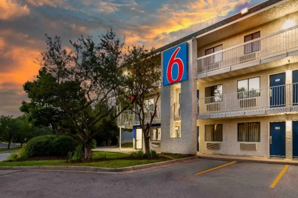 Motel 6-Rolling Meadows, IL - Chicago Northwest