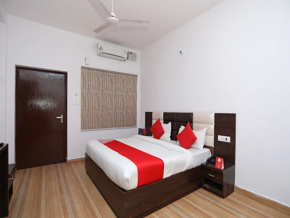 OYO 15219 Hotel Neer Buddha