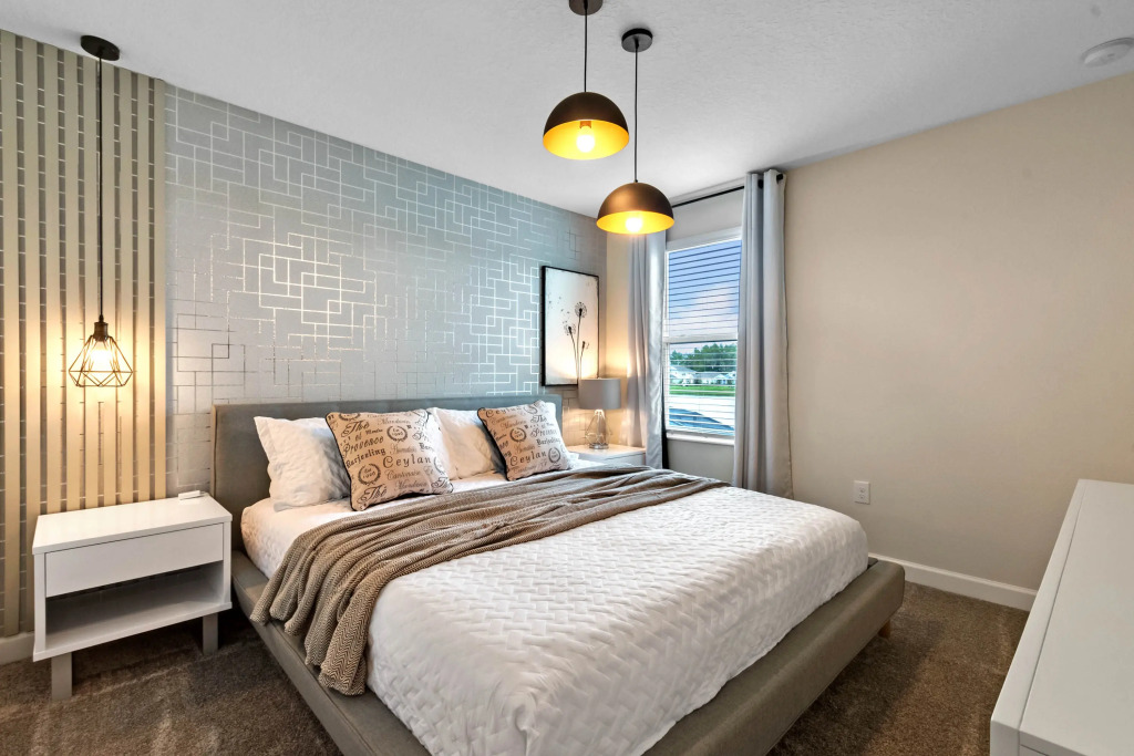 6 Bedrooms 6 Bathrooms Storey Lake 2851 Bd