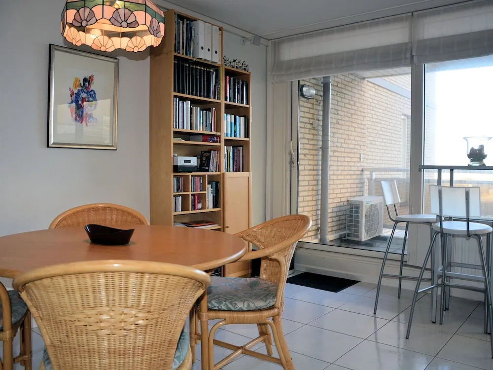 Lovely apartment with sea views on the boulevard of Noordwijk