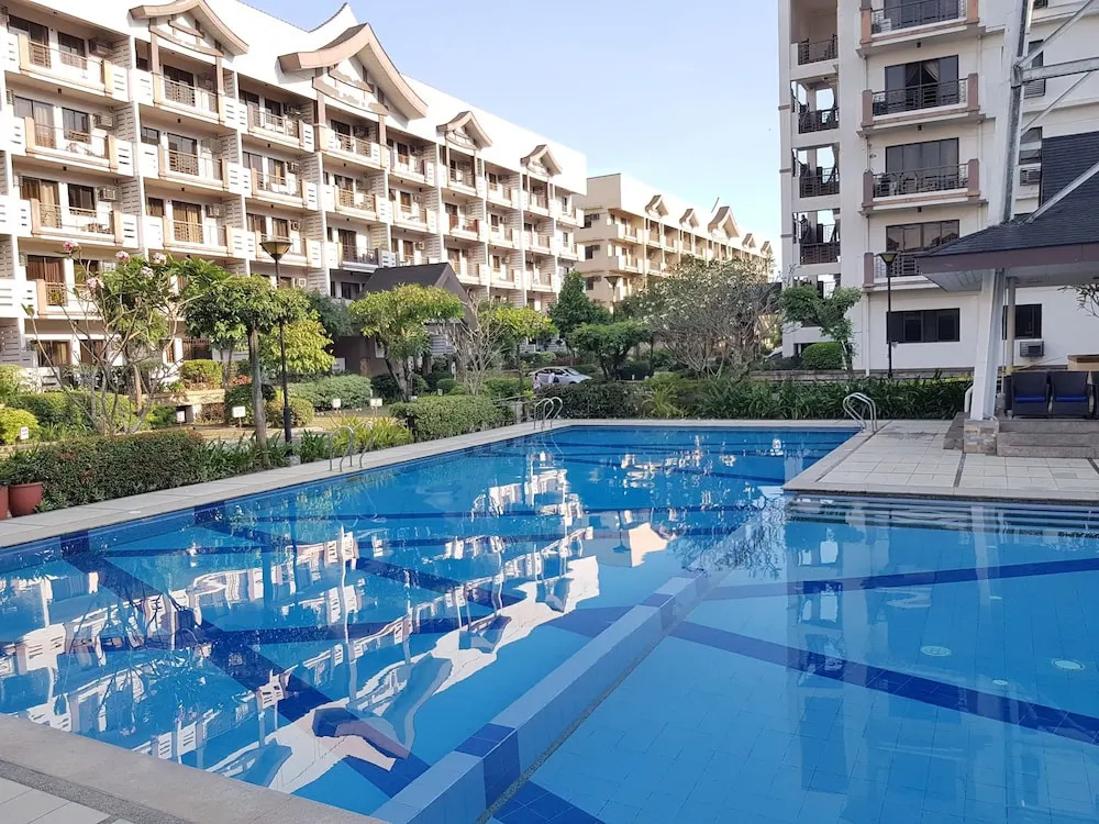 Romantic 1 Bedroom Condo at The Redwoods Condominium