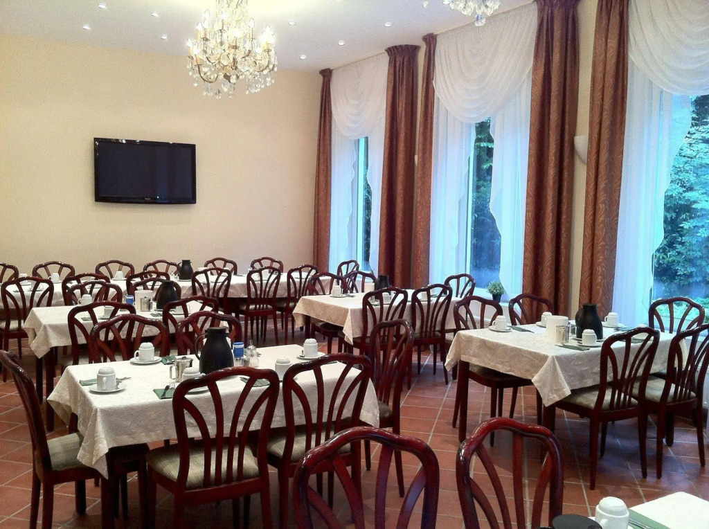 Hotel 66