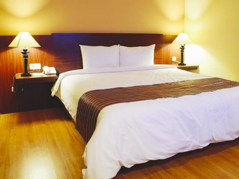Istana Hotel & Resort