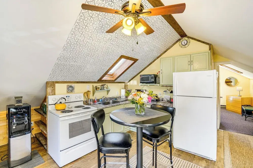 3 Mi to Hiking: Cozy Mt Tremper Apt