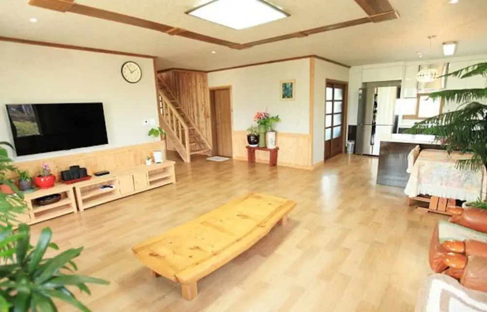Jeju Happy Cabin Pension