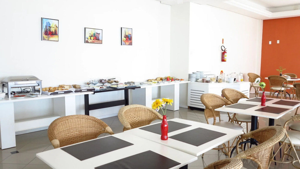Stay - Apartamentos, Studios e Quartos - Piscina, Jacuzzi e Sauna - 400m da Praia Central
