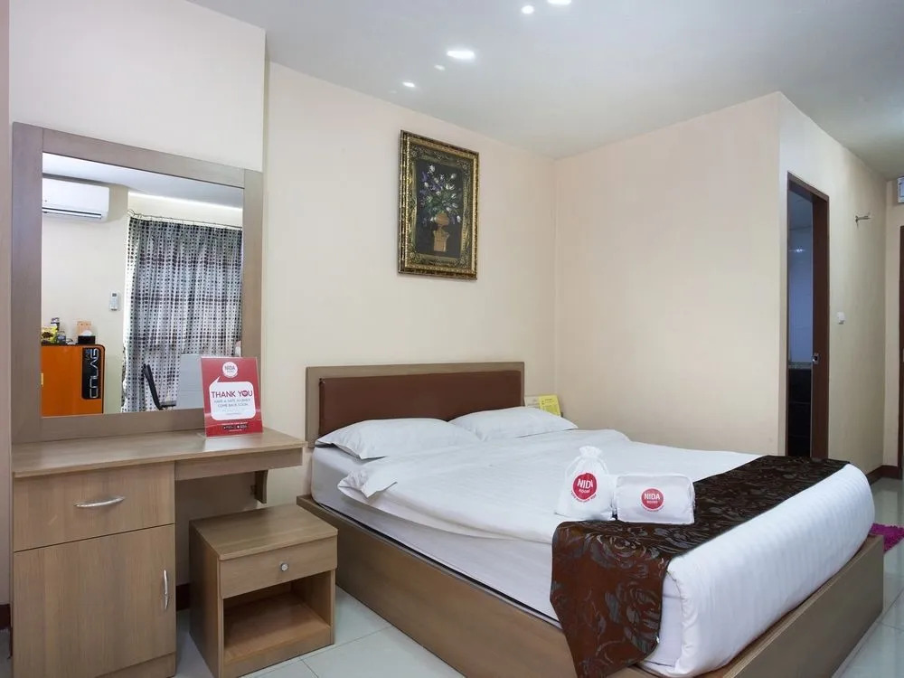 NIDA Rooms Metro Inthamara 169