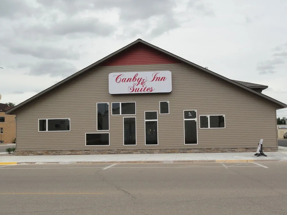 Canby Inn and Suites