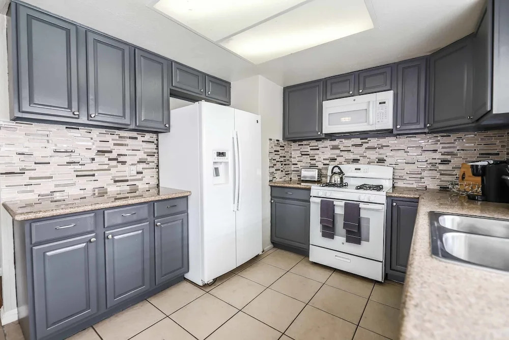 Vegas Delight | Lovely 4Bd w/ Sparkling Pool!
