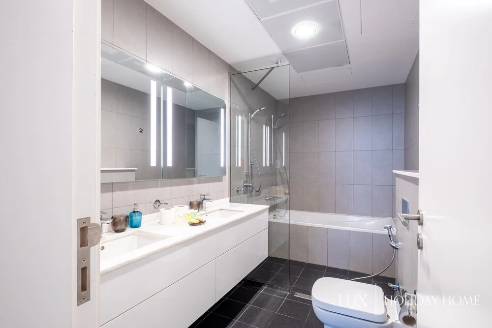 LUX Holiday Home - Royal Bay 1