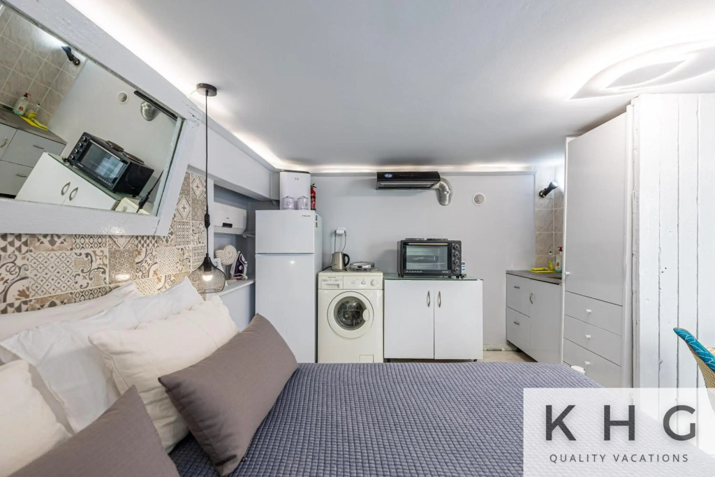 Little Studio in Argostoli (semi ground floor level)