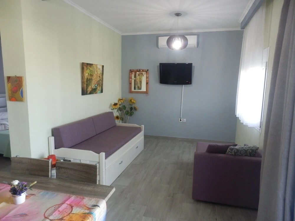 Zephyros Family Apartments