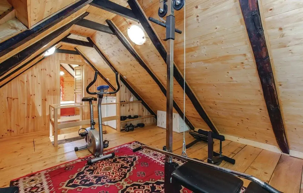 Awesome Home in Breze With Wifi, Outdoor Swimming Pool and 4 Bedrooms