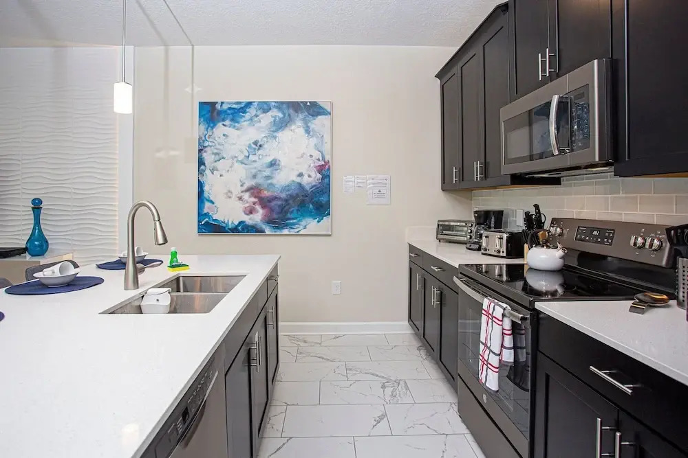 396 - 4bd/3ba Luxurious Homechampions Gate Resort