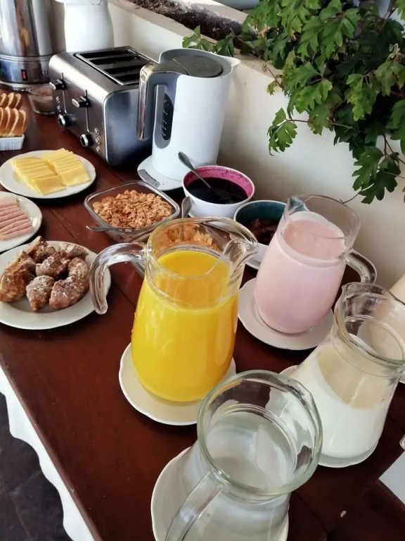 Alevines Playa el Emir Hostel & Suites