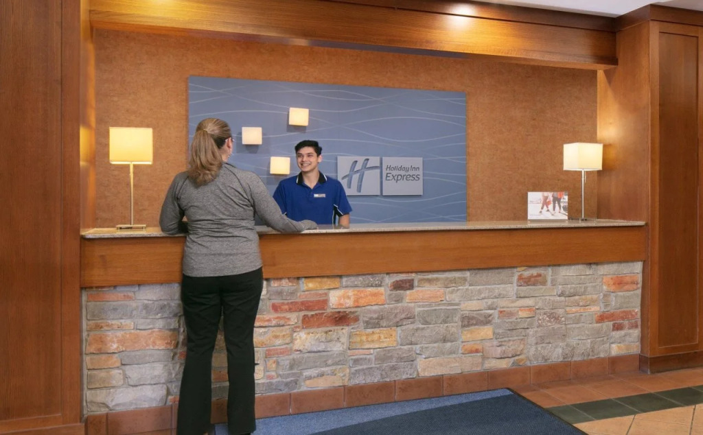 Holiday Inn Express Hotel & Suites Coralville by IHG