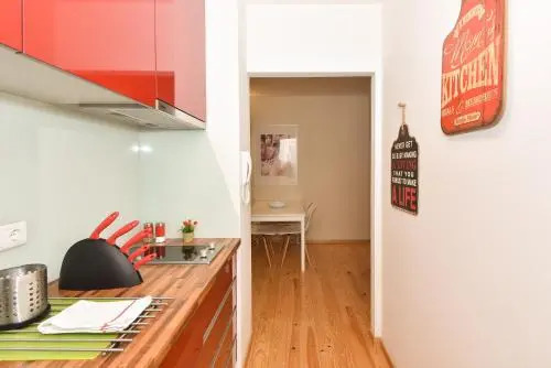 Almada Apartments 468