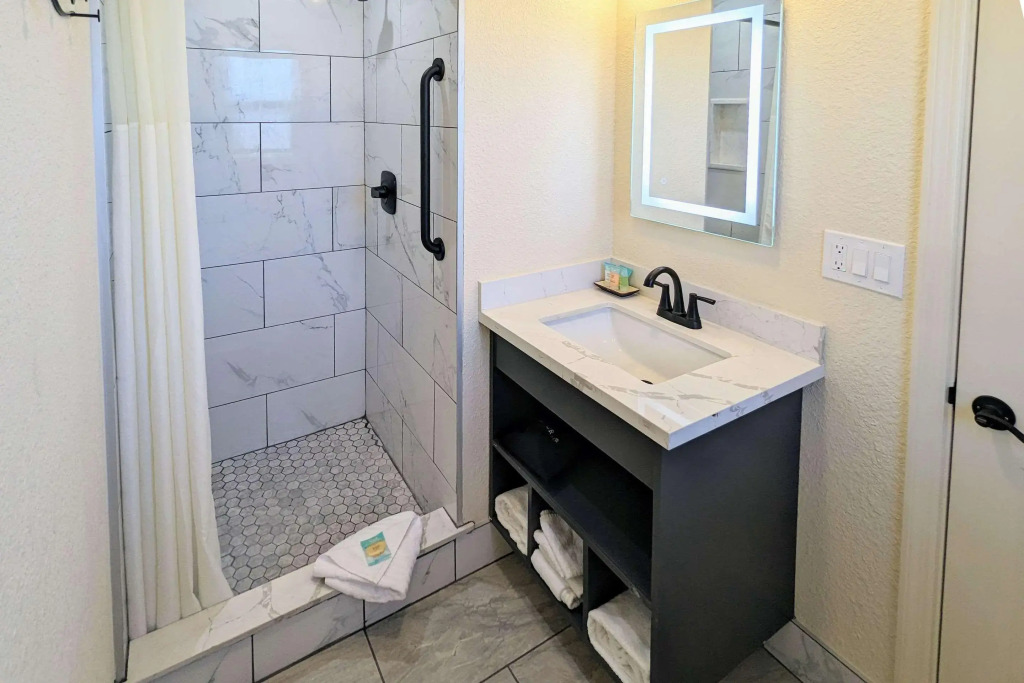 Clarion Collection Wilkies Inn Pacific Grove - Monterey