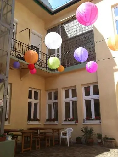 Mandarin Hostel