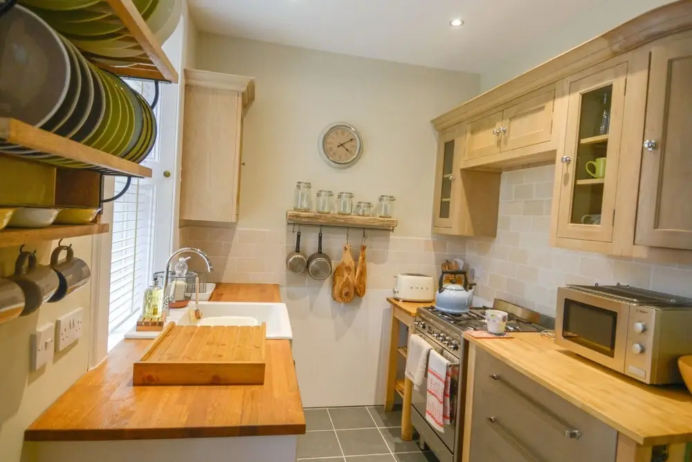 398 Avondale Place Apartment