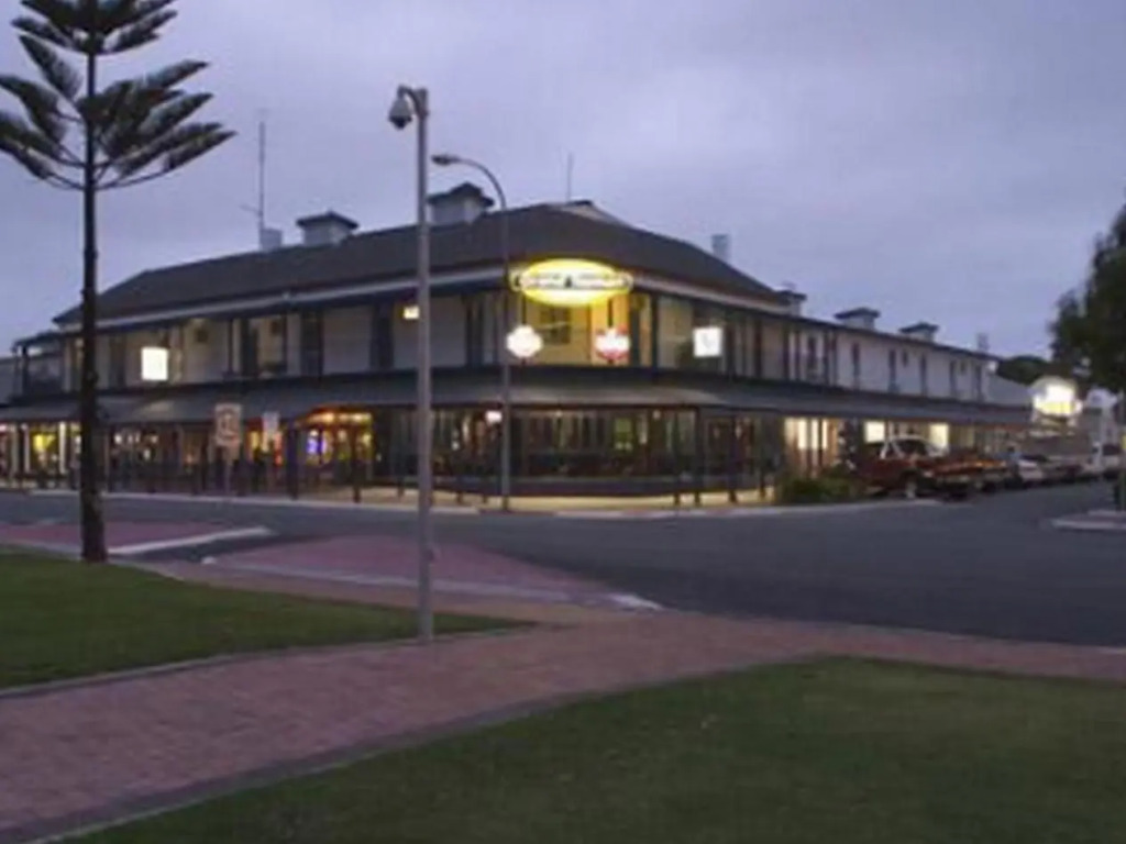Grand Tasman Hotel