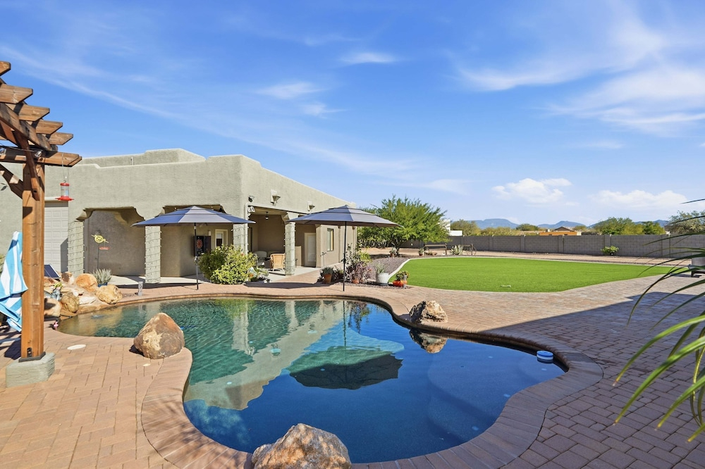 Alanamari Desert Estate, Pool, Spa, Casita 4 Bedroom Home