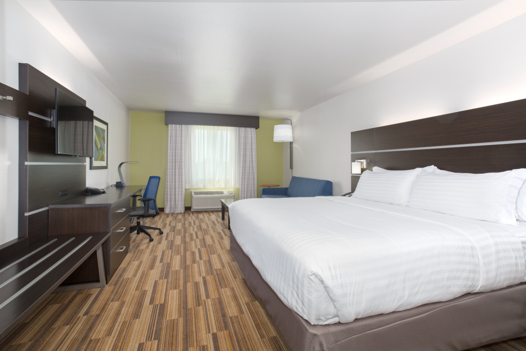 Holiday Inn Express & Suites Lincoln I - 80 by IHG