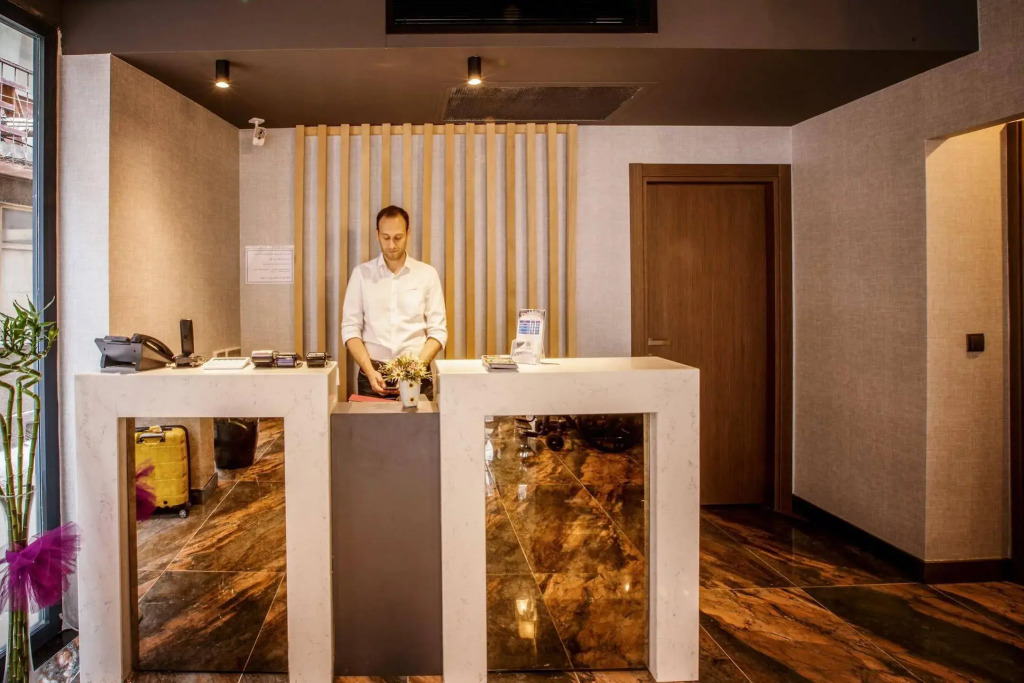 Life Point Hotel