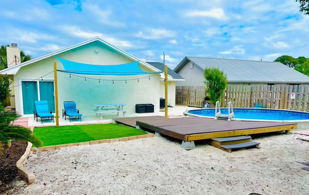 New!!! Sea Salt Vacation Home, Private Pool - Walk to Beach