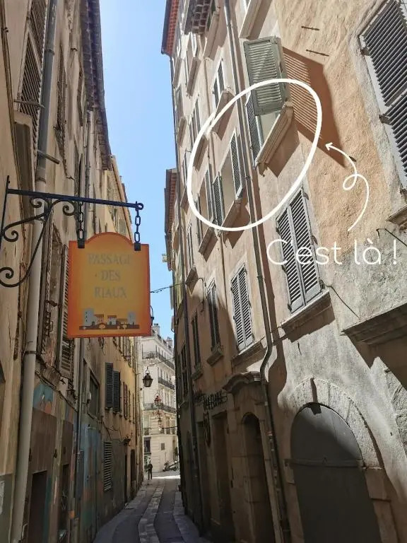 T1 proche rue des arts, du port et de l'Opéra