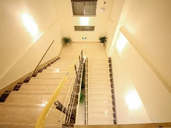 Shankee Hotel (Nanjing South Railway Station Shuanglong Avenue Subway Station)