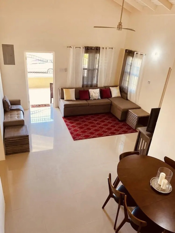 Jhadano Villa 3BR Pool Shuttle 3 Mins to Beach