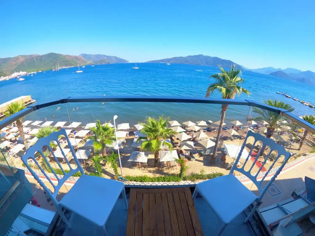 Yeshill Beach Hotel