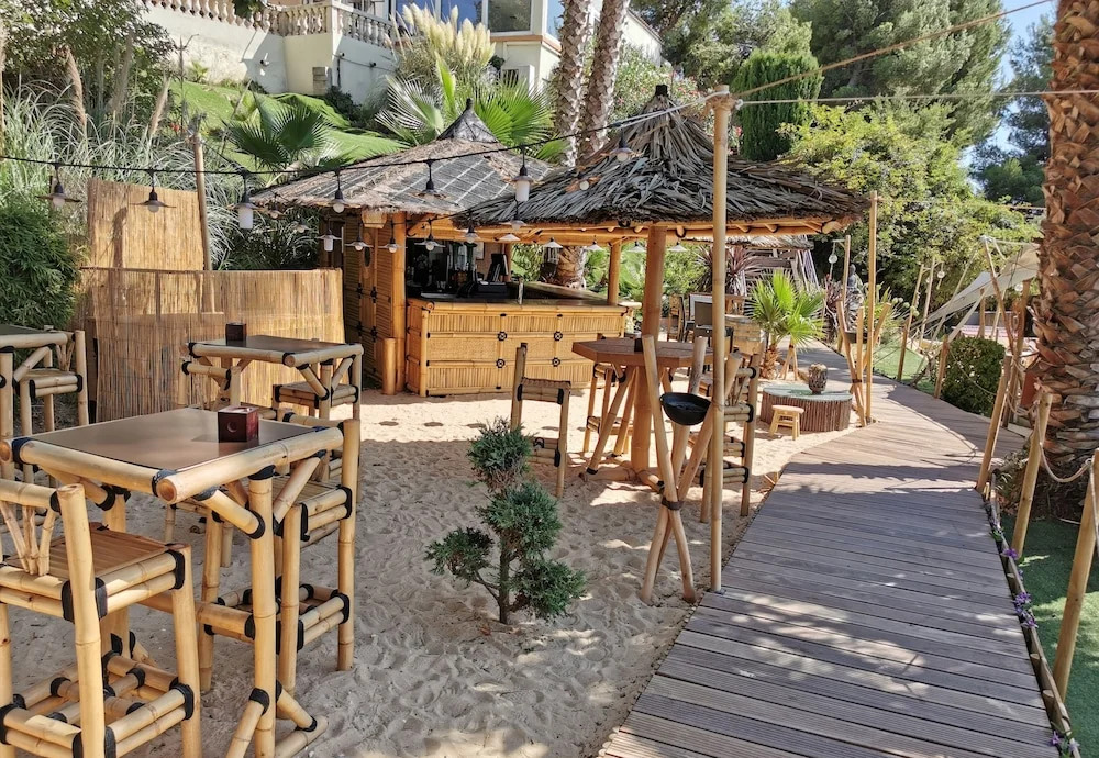 Hôtel Restaurant Le Royal Provence