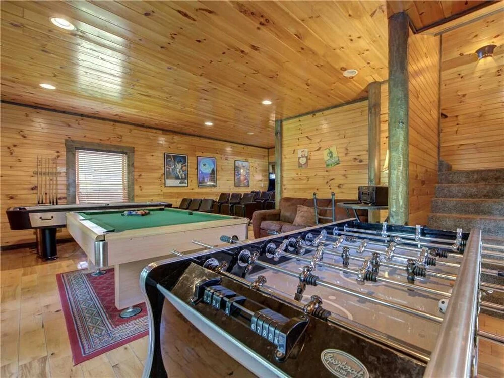 Celebration Lodge 4 Bedroom Home with Hot Tub