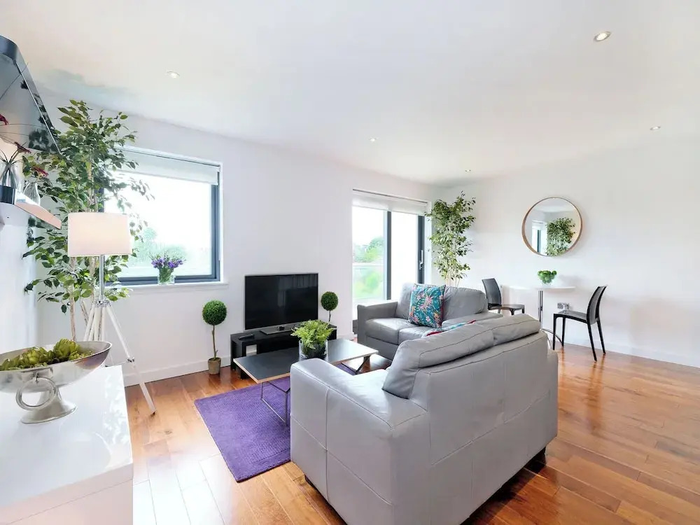 Stunning two Bedroom Home in West End Area of Aberdeen