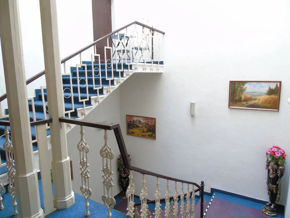 Grand Luxury Hotel