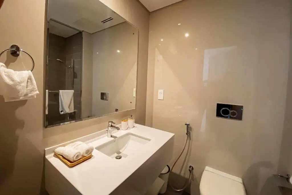 RH- Lovely 2 bedroom apartment, Lagoon View in Gateway Residences
