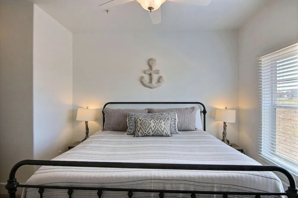 Three Keys Cottage 12 by RedAwning