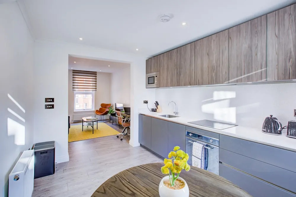 Hybrid Resi Fulham