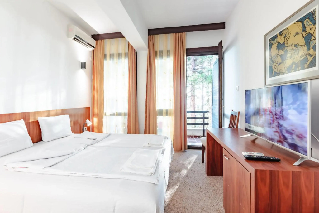 Hotel Pela