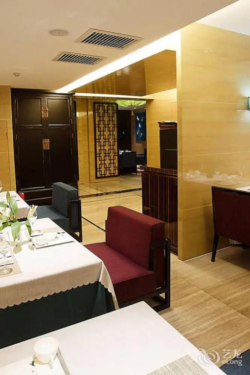 Hongkou Silver Hotel