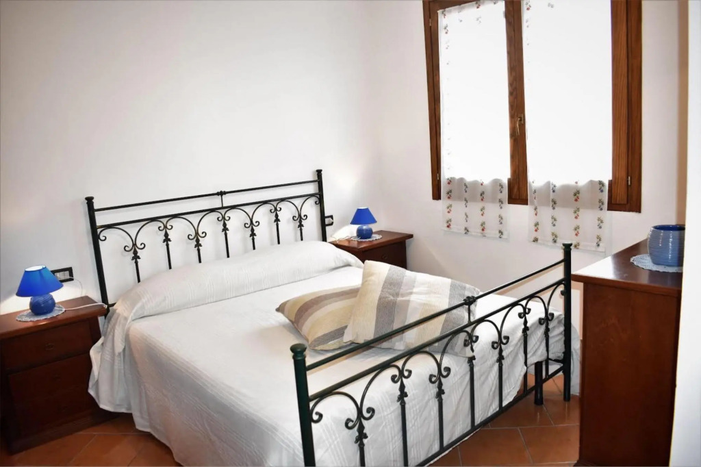 HOLIDAY HOME Marte 2 surrounded by greenery  6 beds-Casa  vacanze Marte 2