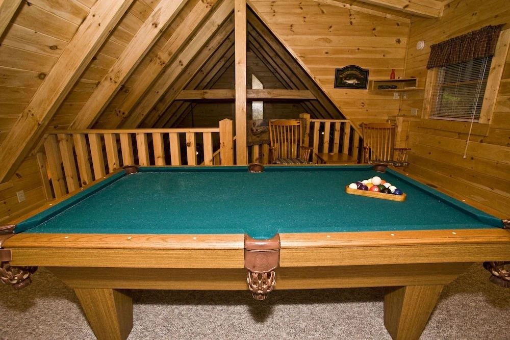 ER205 - Love Nest Great location - Close to town! cabin