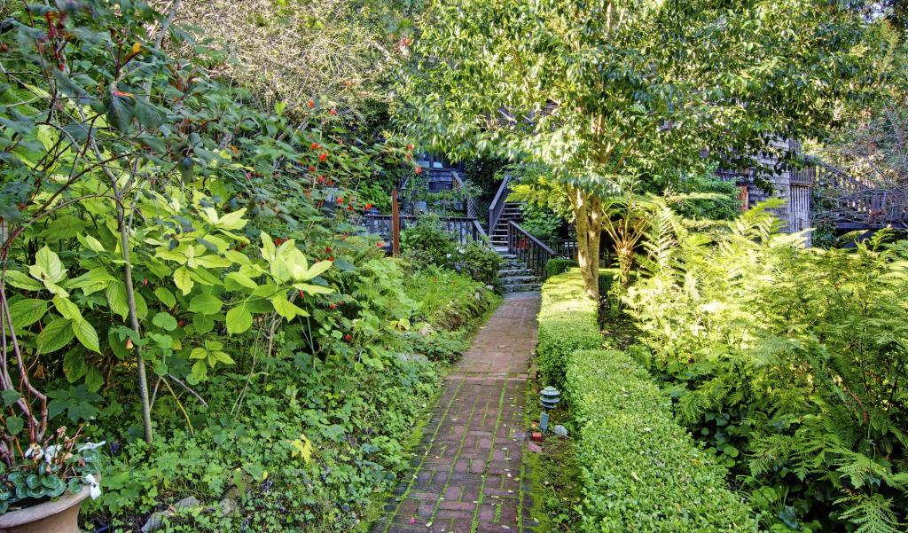 The Babbling Brook Inn